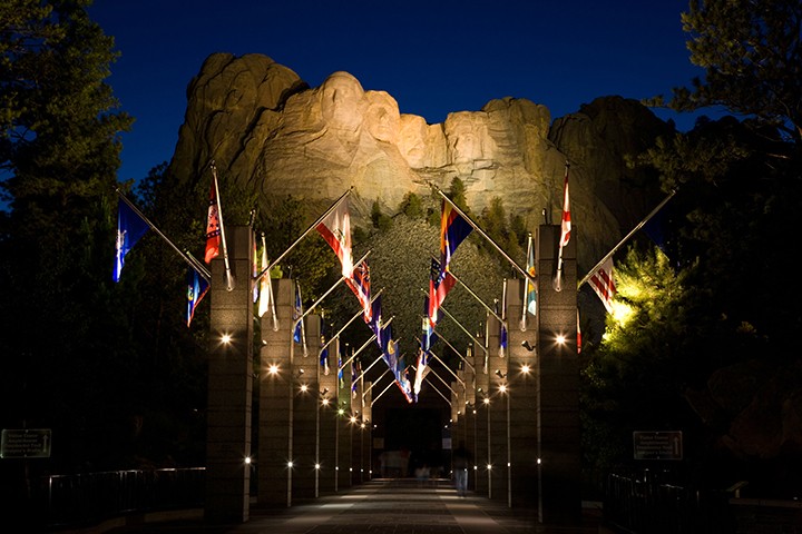 11 Iconic Attractions That Make South Dakota a Must-Visit Destination